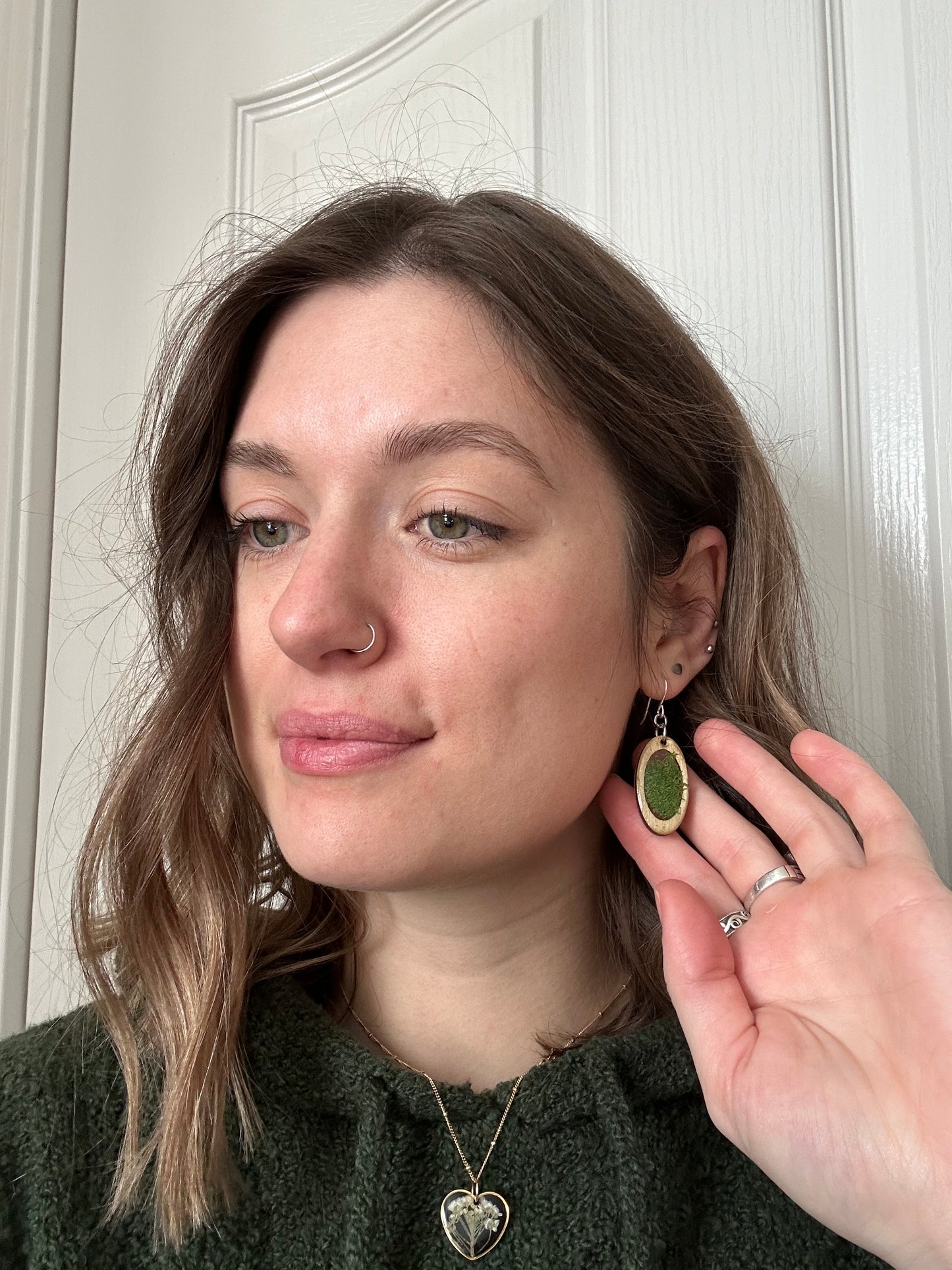 Moss Dangles, Oval Frame