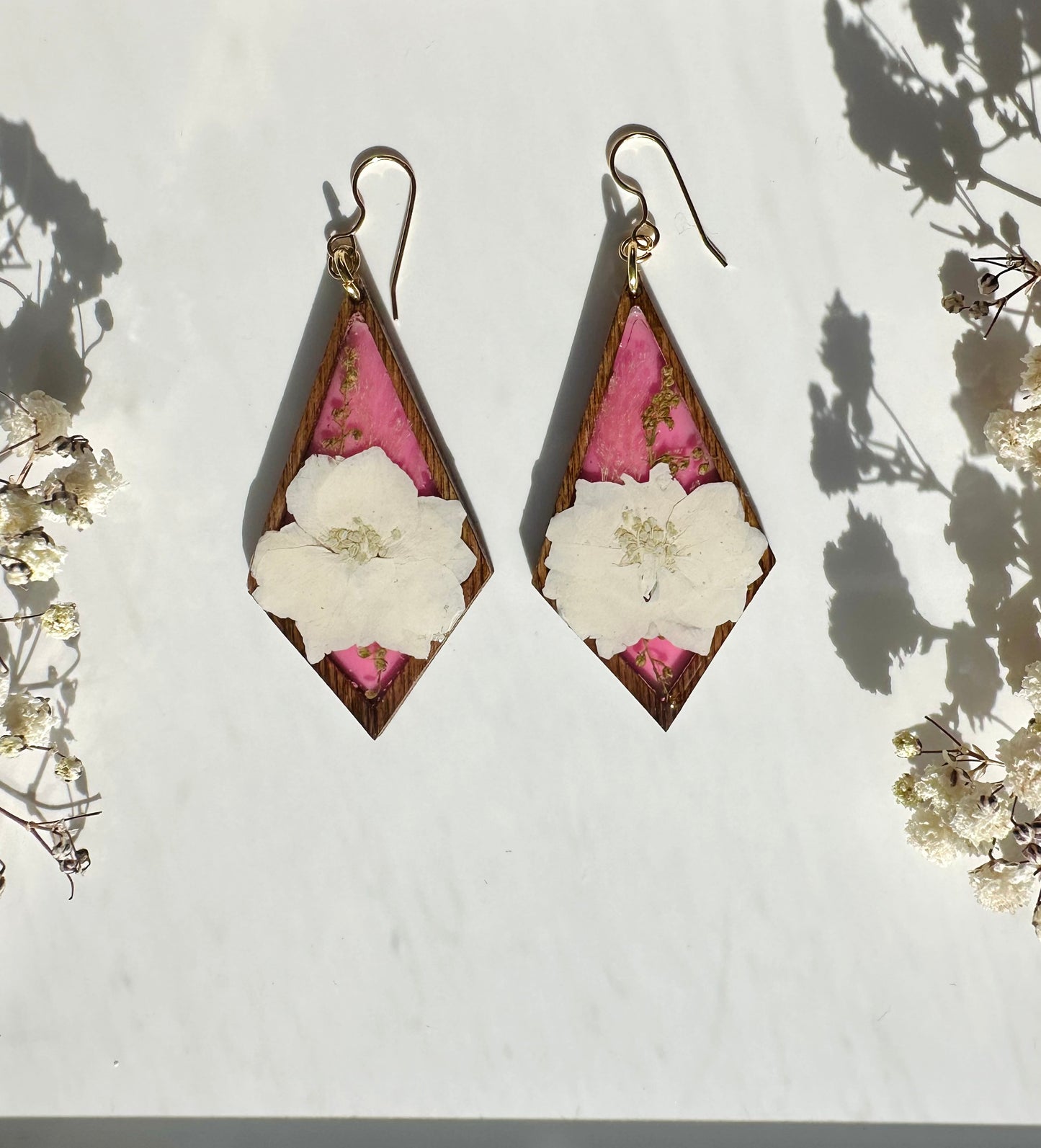 White Larkspur, Diamond Frame