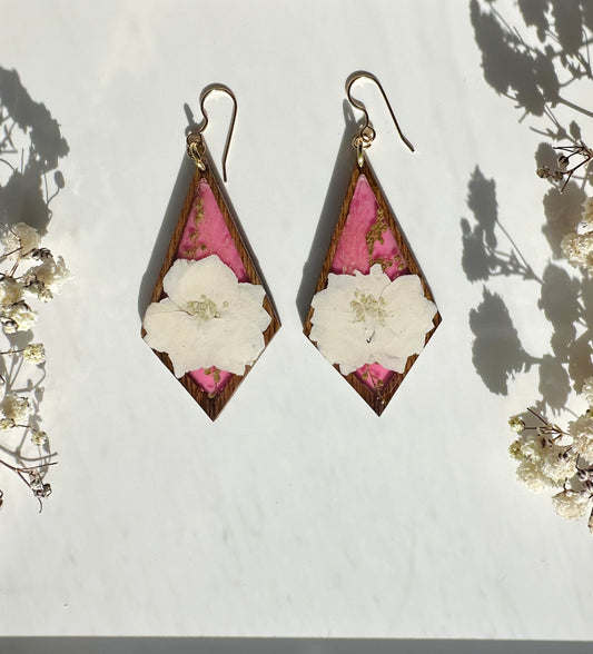 White Larkspur, Diamond Frame